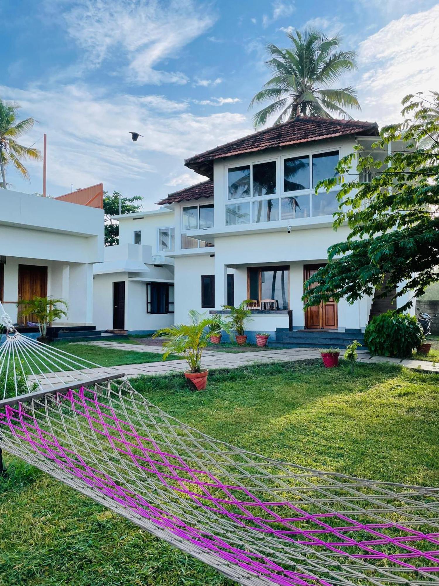 Solaris Beach View Resort & Spa By Voye Homes バルカラ エクステリア 写真